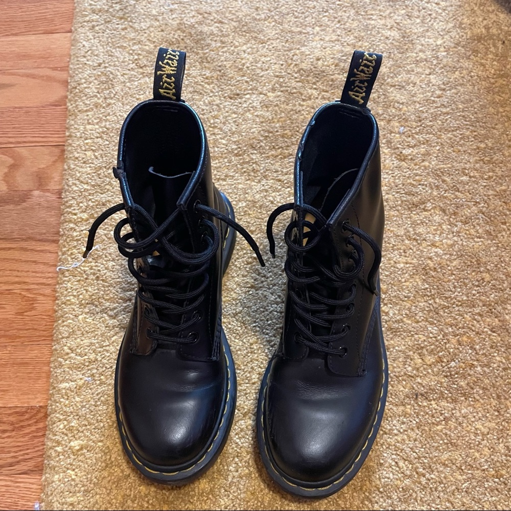 Dr. Martens airwalk black boots size 7 women